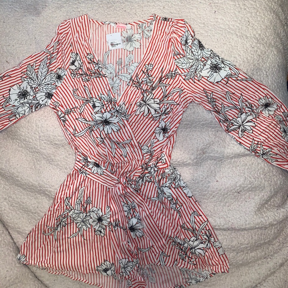 Jumpsuit with long sleeves